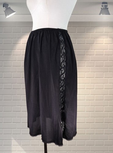Feminine vintage black - feminine,