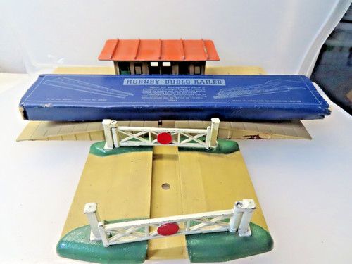 Hornby dublo station and - hornby,