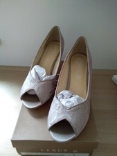 Lexus Ladies lace shoes size