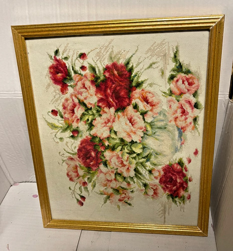 Framed Floral Cross‑Stit