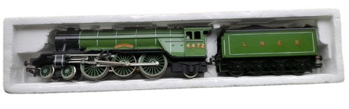 Hornby 4472 flying - 4-6-2,