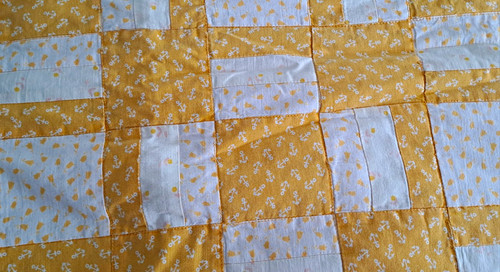 Vintage yellow white - &,