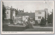 THAME PARK Oxfordshire Garden