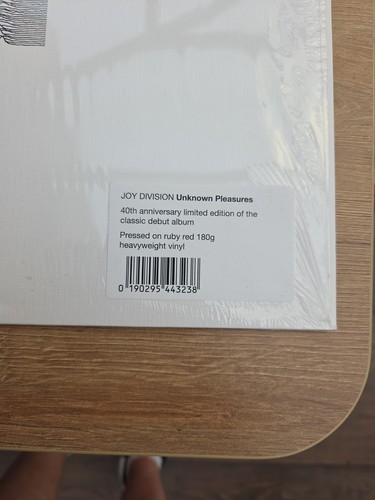 Unknown pleasures 40th - pleasures,