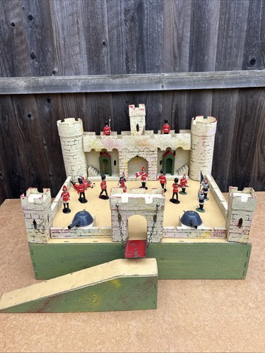 Vintage triang boxed wooden - vintage,