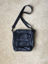 medium black Tumi mens leather
