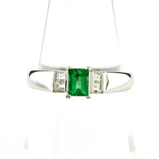 emerald design ring Platinum