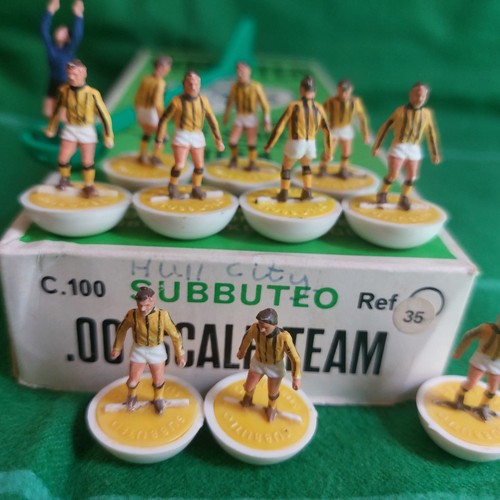 Mint subbuteo team - mint, ref