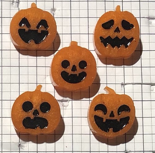 Mini halloween pumpkin badges - mini,