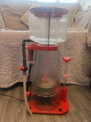Red sea reefer - red,