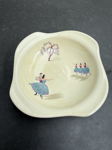 Ballet beswick dish - by,