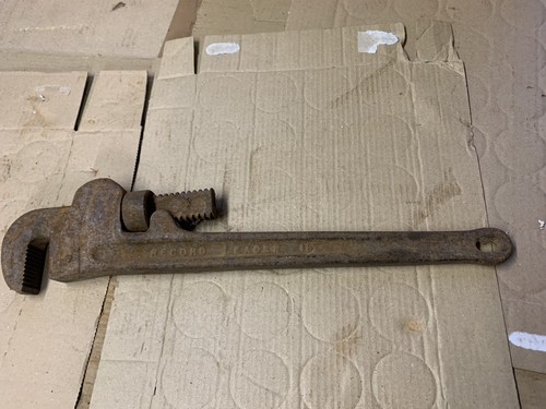 Record leader pipe wrench - leader,