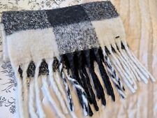 Hollister Womens Check Scarf / Shawl Black and White 182 x 48.3cm