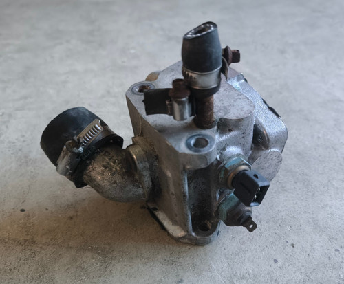 Jaguar xj40 thermostat housing - jaguar,