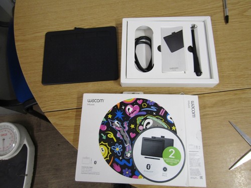 Wacom intuos small graphics - small,