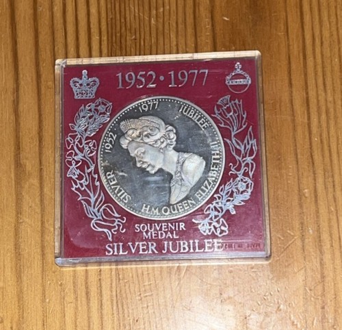 1952 1977 silver - 1952, -1977