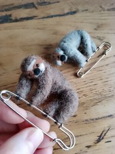 Needle felted sloth - , brooch