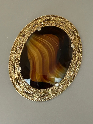 Vintage gold tone large agate