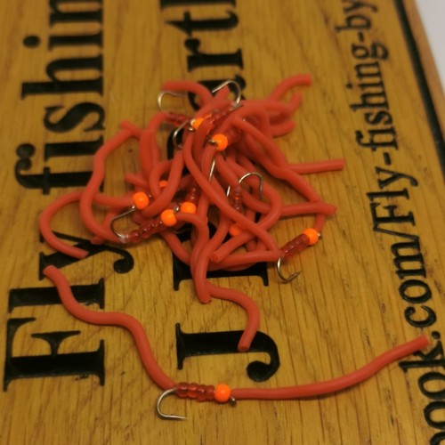 Red apps squirmy bloodworm - red,