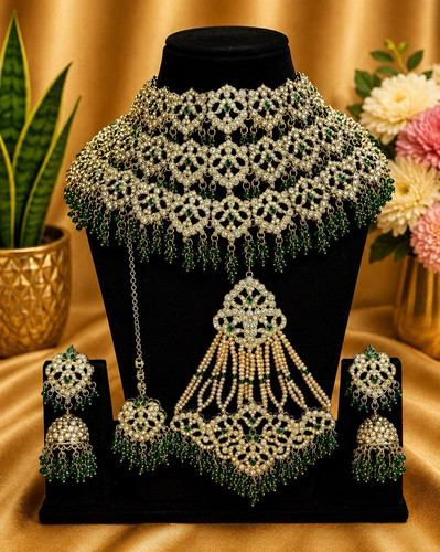 Green rhinestone jewellery set - rhinestone,