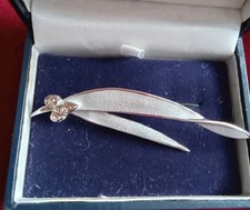 Vintage Jewellery Pretty Silver Tone Dust Clear Stone Double Leaf  Brooch 