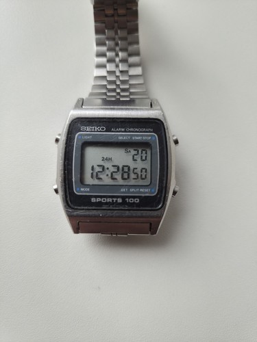 Seiko sports 100 digital - 100,