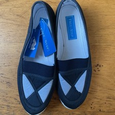 Ladies Size 8 Free Step Canvas Shoes Navy Mix