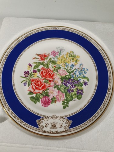 Royal wedding bouquet fine - royal,