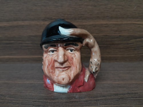 Royal doulton toby - doulton,