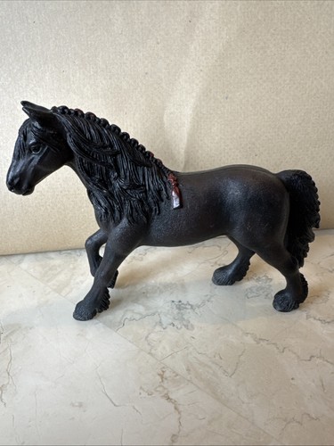 Schleich 2013 friesian - schleich, red