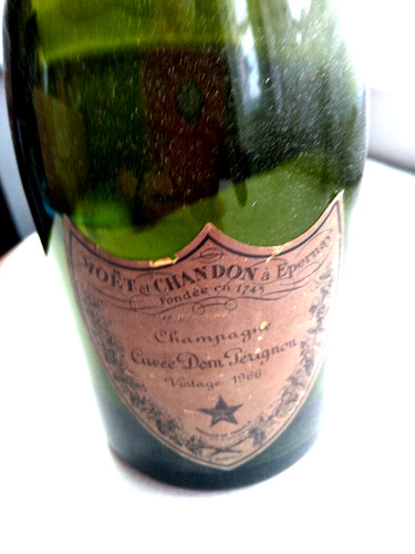 Moet chandon empty champagne - &,