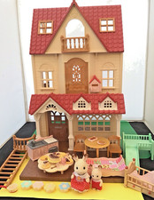 SYLVANIAN FAMILIES RED ROOFED COSY & RASPBERRY  COTTAGES BUNDLE