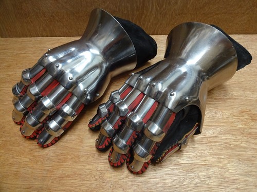 Hourglass gauntlets viking - hourglass,