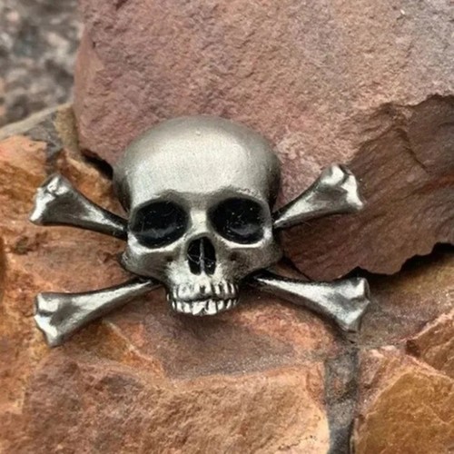 New gothic skull crossbones - new,