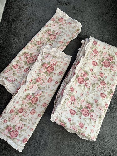 Pretty vintage floral style - /,