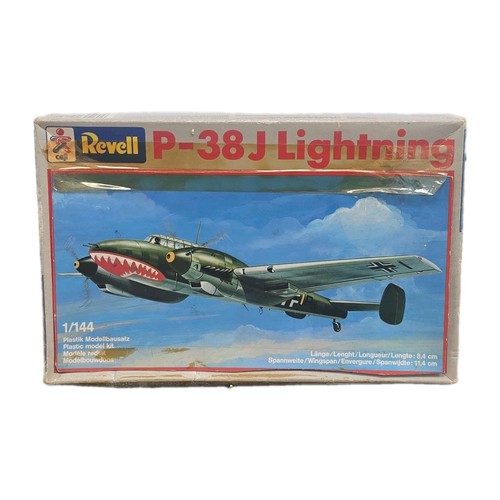 144 revell 38j lightning - 1/144, p-38j