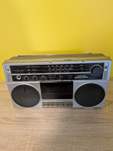 Toshiba 80s radio cassette - toshiba, rt-80s