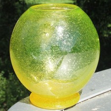 VINTAGE URANIUM GLASS VASE