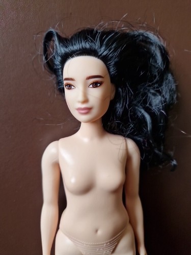 Barbie nude doll - nude,
