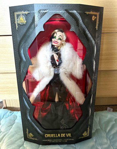 Disney limited edition cruella - disney,