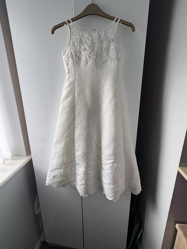 Sleeveless ivory line - sleeveless, a-line