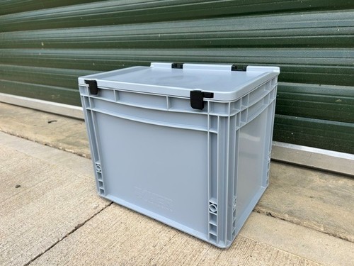 Euro storage boxes with - , lids