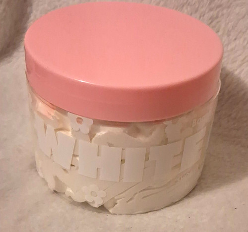 Bomb cosmetics white petals - white,