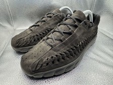 Size 9.5 - Nike Mayfly Woven
