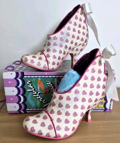 Irregular choice love all - is,
