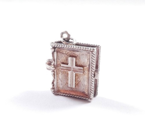 Vintage early nuvo bible charm - early,