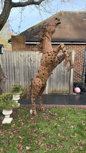 Full scale metal horse - full,