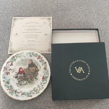Wedgewood Victoria & Albert 1990 Christmas Plate with Certificate In Box