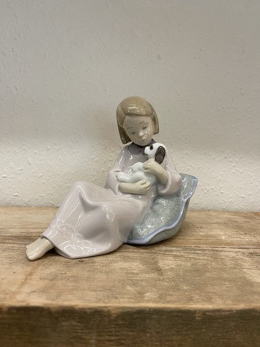 Nao lladro porcelain - by,