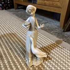 Vintage 1969-1998 Lladro 1052